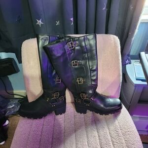 Forever 21 faux leather knee high wide calf boots, size w 11, zipper opening